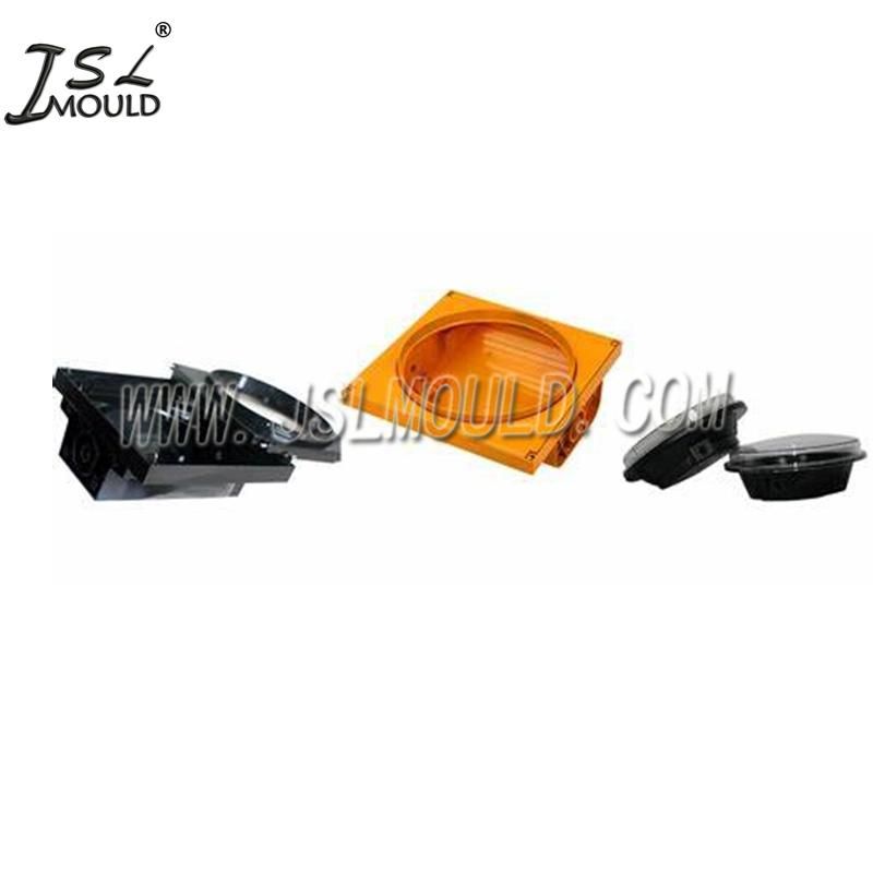 Injection Plastic Traffic Signal Light Housing Mould