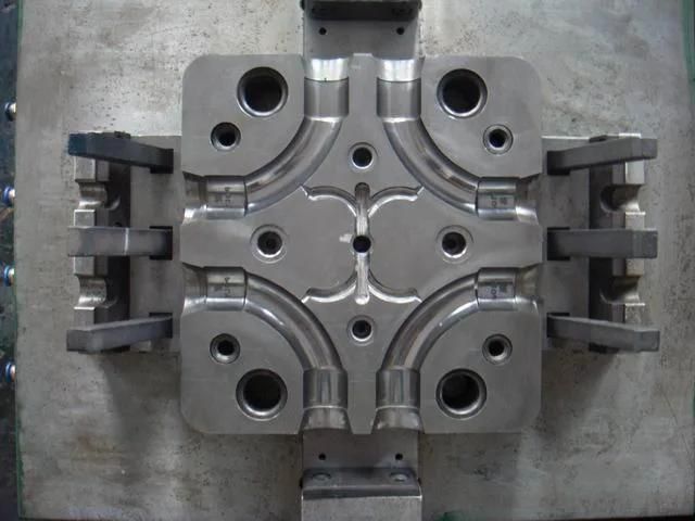 PE Socket Pipe Fitting Mould