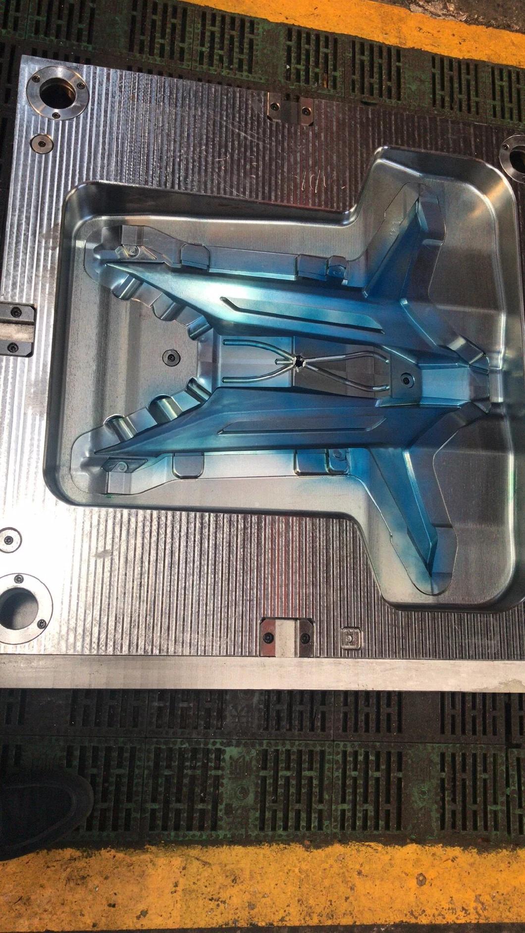 Injection-Mold-for-Vacuum-Cleaner-Handle