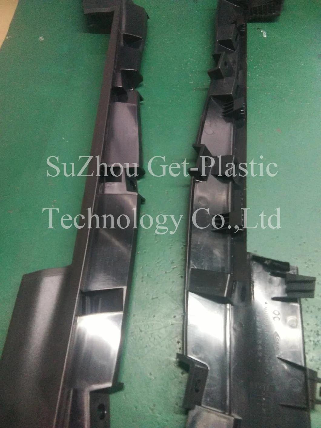 Plastic Long Rod Mold Injection in Plastic Factory