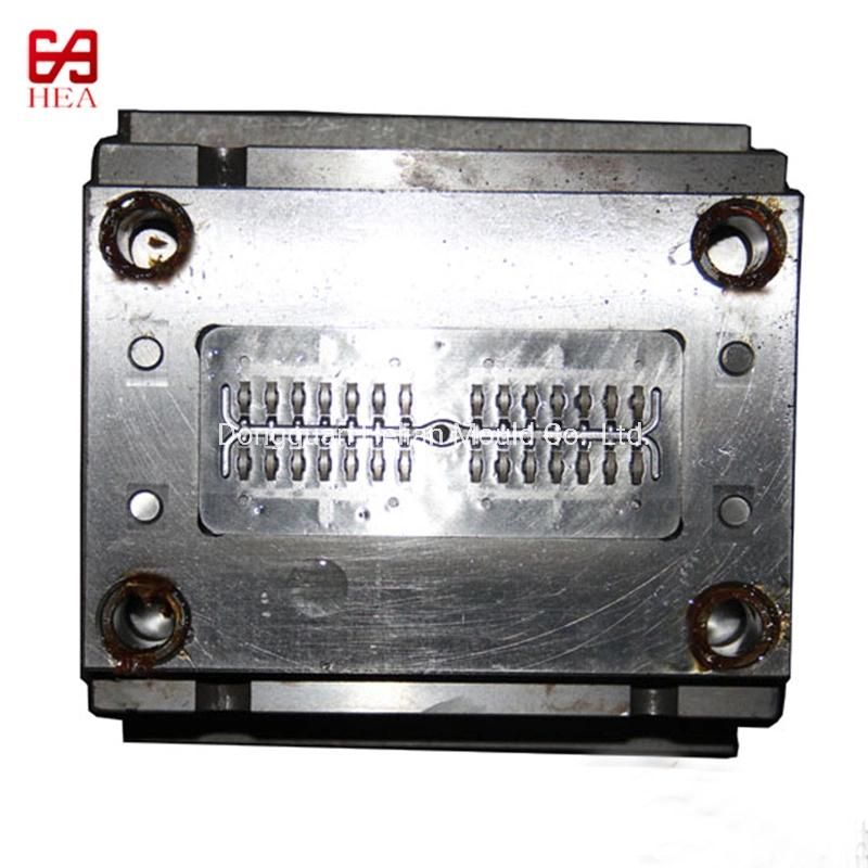 Die Casted Zipper Slider Crown or Cap Mould
