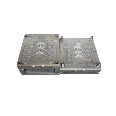 Plastic Injection Mold Tooling for Wide Shoulder Wheat Straw Hangers