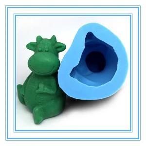 R1014 Cartoon Animal Candle Mould Year Animal Silicone Cow Dolll Molds