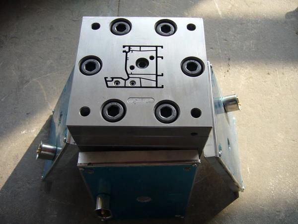 Aluminium Extrusion Profile in Aluminum Tube & Pipe