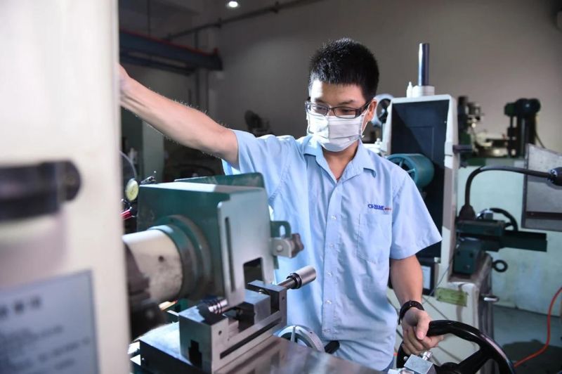 China Factory Plastic Auto Parts by Injection Molding